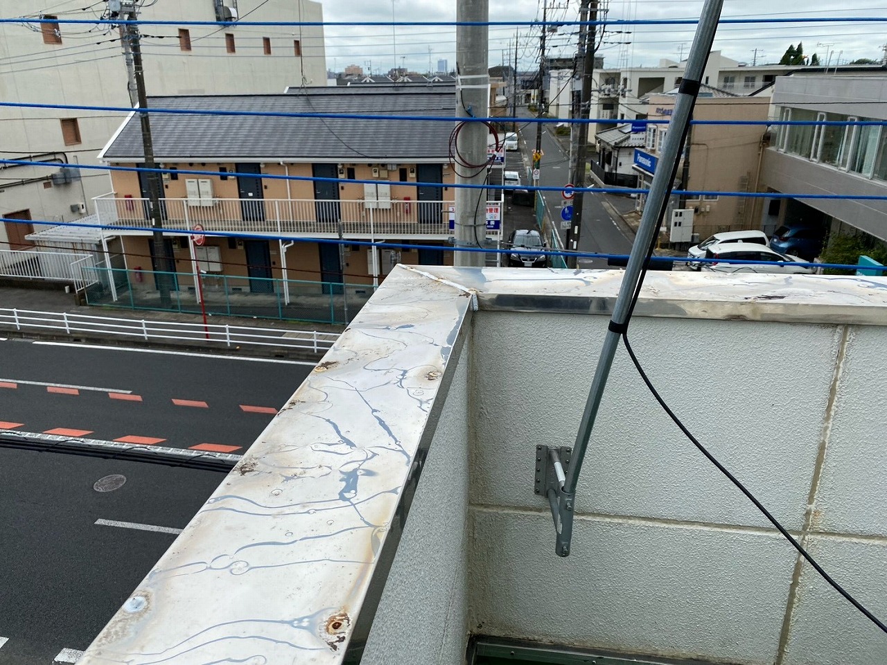 水戸市で雨漏れ被害での依頼で笠木板金カバー工事を行いました。